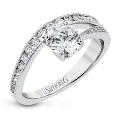 Round diamonds in a dynamic zig-zag shape create a bold modern look in this Lightning Collection ring.