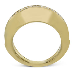 Smooth 18k yellow gold is accentuated by a central line of .23 ctw of glimmering white diamonds in this modern ring that adds the perfect touch of luxury to every day.