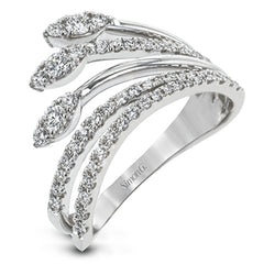 This 18k gold ring features .50 ctw of round white diamonds in a modern design.