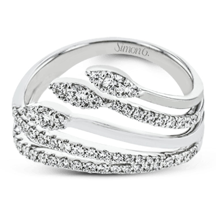 This 18k gold ring features .50 ctw of round white diamonds in a modern design.