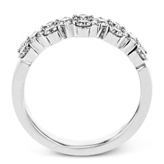 This ring features and expanse of .84 ctw of offset diamonds, creating a geometric look that can pair with any look.