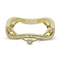 This 18k yellow gold band has a design of in intertwined lines of pave set and bezel set diamonds, which creates a distinctive look.