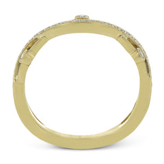 This 18k yellow gold band has a design of in intertwined lines of pave set and bezel set diamonds, which creates a distinctive look.