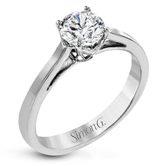 The sleek, modern design of this white gold ring only serves to accentuate the beauty of its centerpiece.