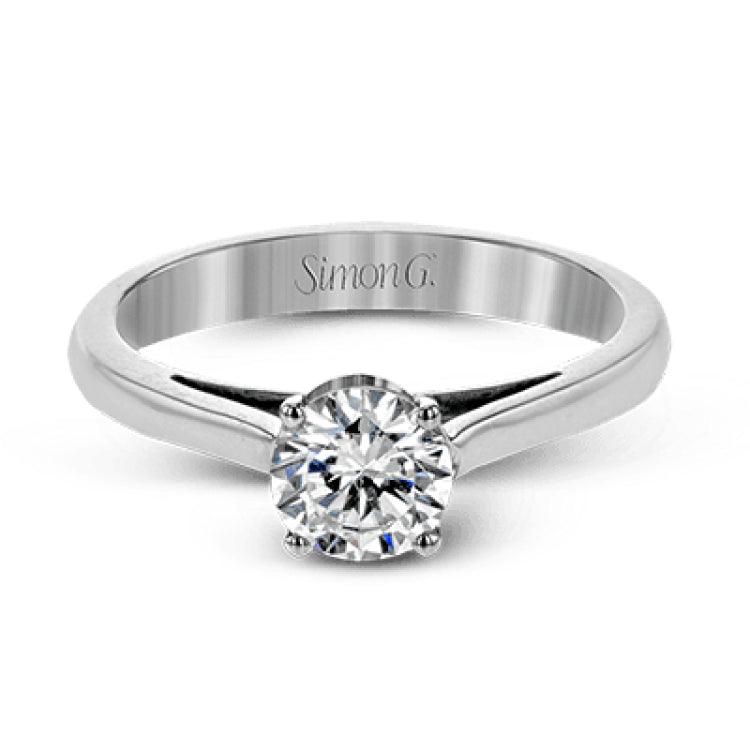 The sleek, modern design of this white gold ring only serves to accentuate the beauty of its centerpiece.