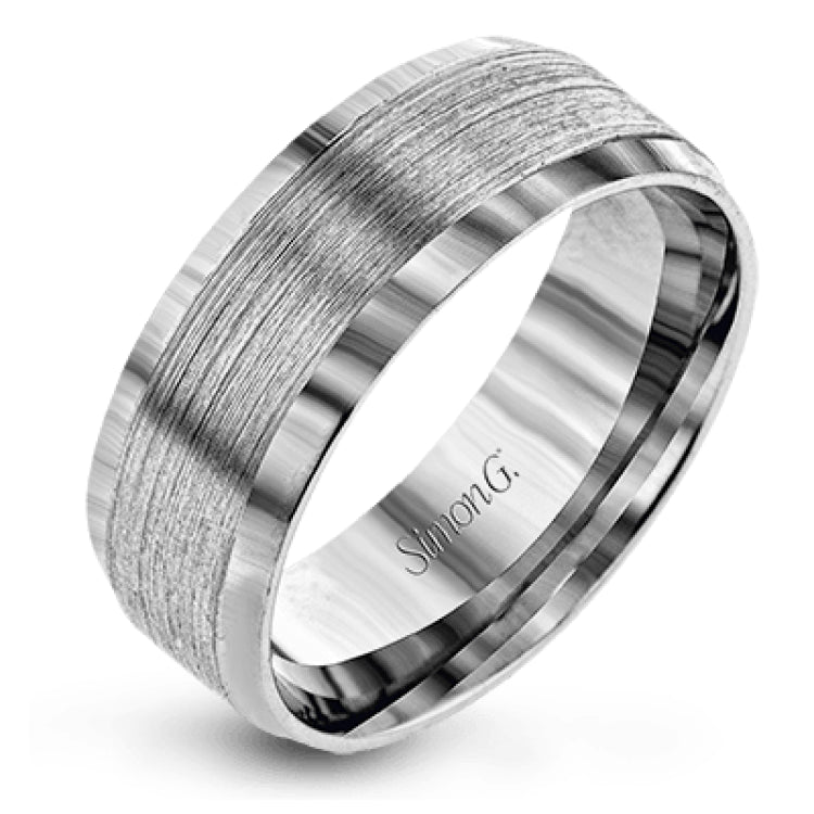 This men's band has beveled edges and a brushed texture extending around the ring.