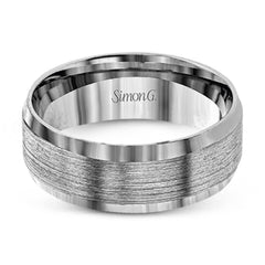 This men's band has beveled edges and a brushed texture extending around the ring.