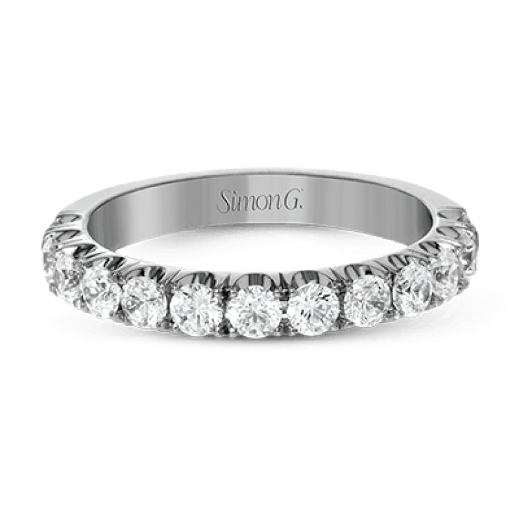 This classic wedding band features a distinctive setting style that shows off the 1.00 ctw of white diamonds to their full advantage.
