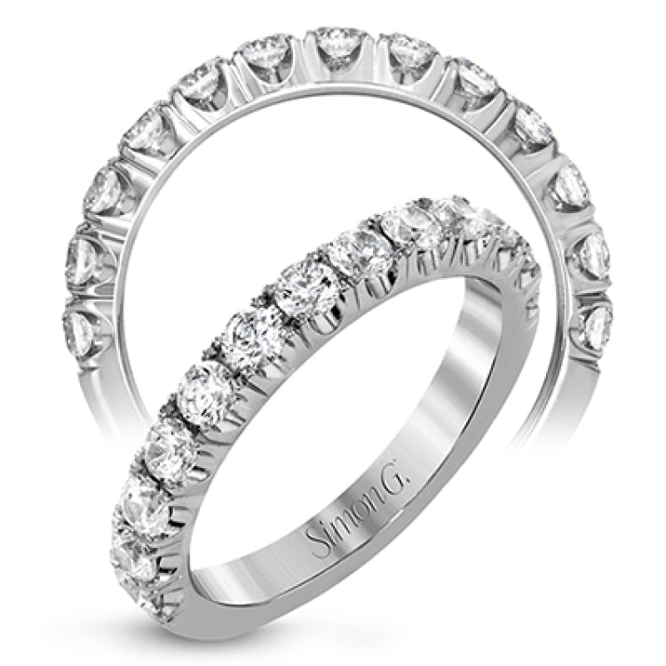 This classic wedding band features a distinctive setting style that shows off the 1.00 ctw of white diamonds to their full advantage.