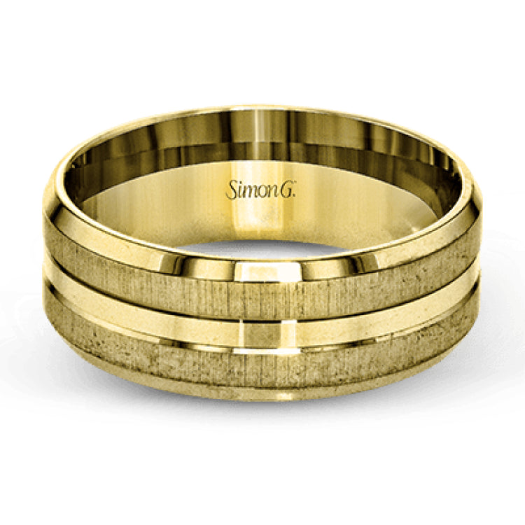 This modern take on a classic men's band features a clean, simple design with two finishes: brushed and high polish.