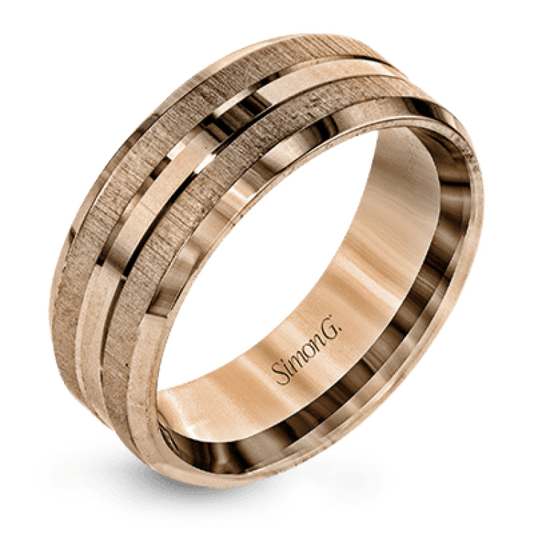 This modern take on a classic men's band features a clean, simple design with two finishes: brushed and high polish.
