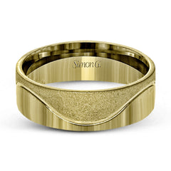 This modern two-tone 14k gold men's band features a combination of rose and white gold in a contemporary design.