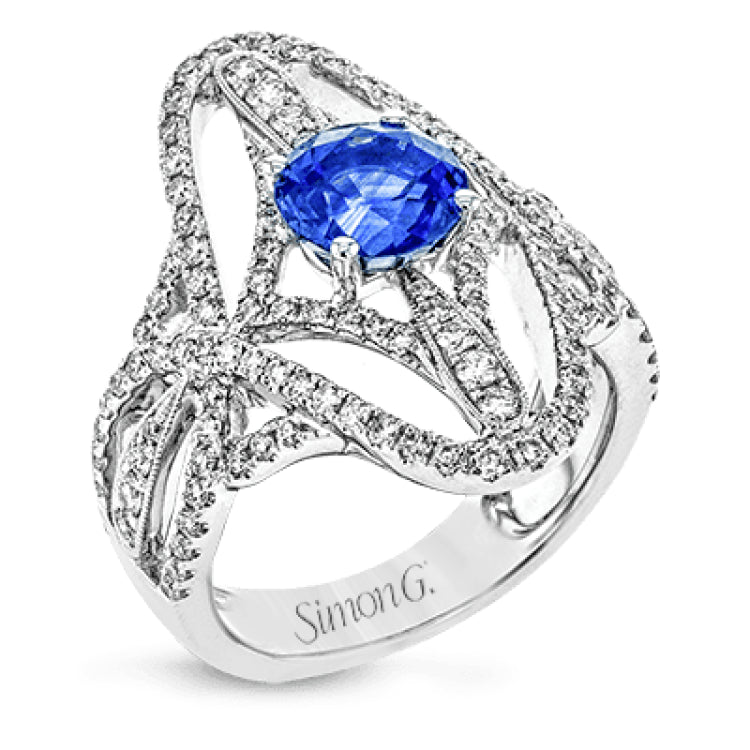 The lovely vintage-inspired design of this 18k white gold ring elongates the finger and contains 1.07 ctw of white diamonds.