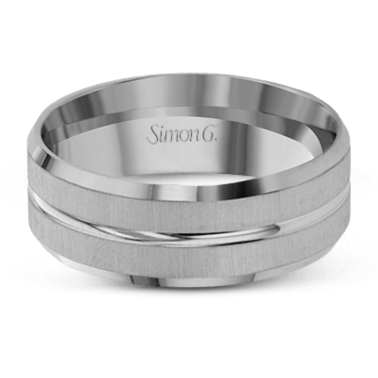 This classic men's band design features a brushed metal finish with a high polished stripe through the middle.
