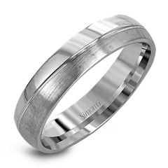 Reflecting a modern design, this two-tone men's wedding band features a sleek ribbon of white gold surrounded by two columns of brushed rose and white gold.