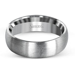 Uncomplicated but sophisticated, this classic men's wedding band features a broad design in elegant brushed white gold that will stand the test of time.