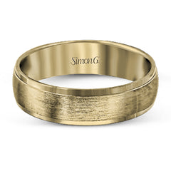 Understated modern elegance highlights this white gold men's wedding band, outlined with sleek rims to create a hint of sophistication.