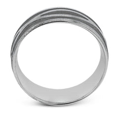 This striking men's two-tone wedding band presents an intricate entwined infinity design in white gold set against a rose gold background.