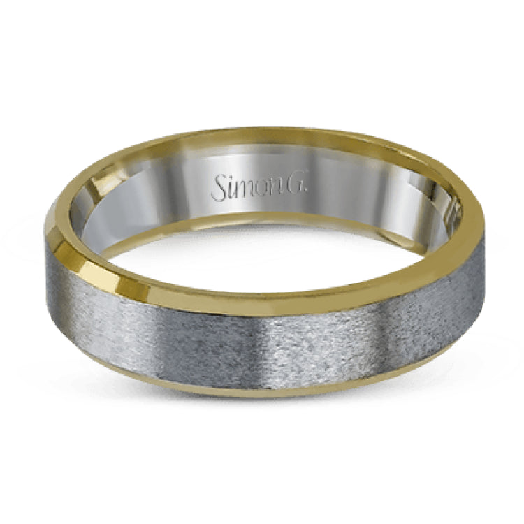 A distinctive combination of white gold combined with a rose gold silhouette creates an impressive design for this men's wedding band.