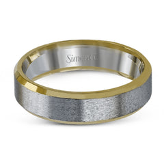 A distinctive combination of white gold combined with a rose gold silhouette creates an impressive design for this men's wedding band.