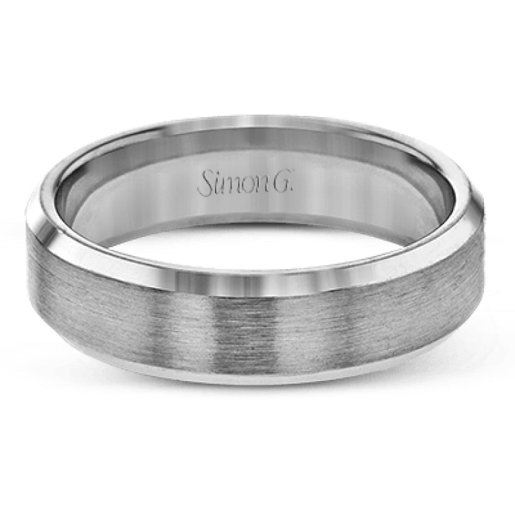 A distinctive combination of white gold combined with a rose gold silhouette creates an impressive design for this men's wedding band.