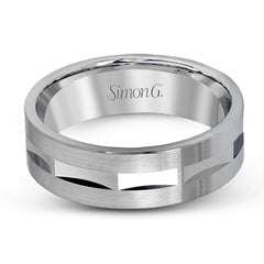 Presenting a minimalistic yet striking design, this elegant white gold men's wedding band features a sleek, polished appearance that will hold up to the test of time.