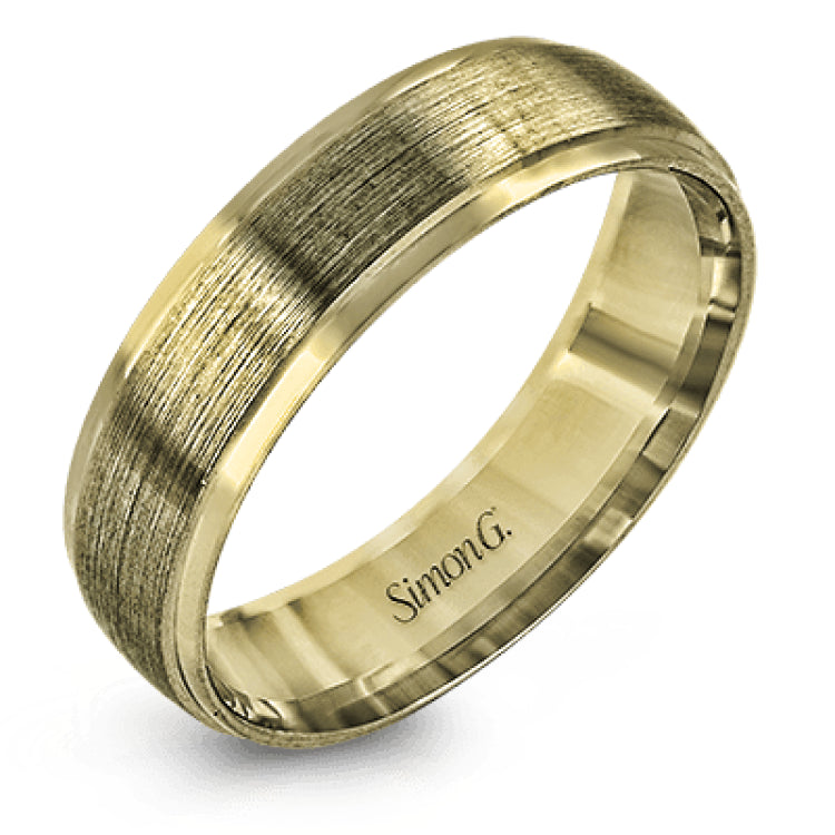 Featuring a modern twist on the classic wedding band design, this contemporary white gold men's wedding band has an eye-catching rose gold outline.