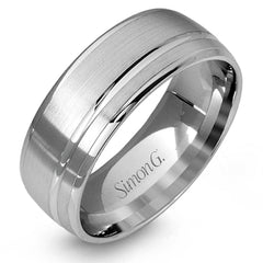 This statement men's wedding band features an accent of 14k rose gold within a 14k white gold background.
